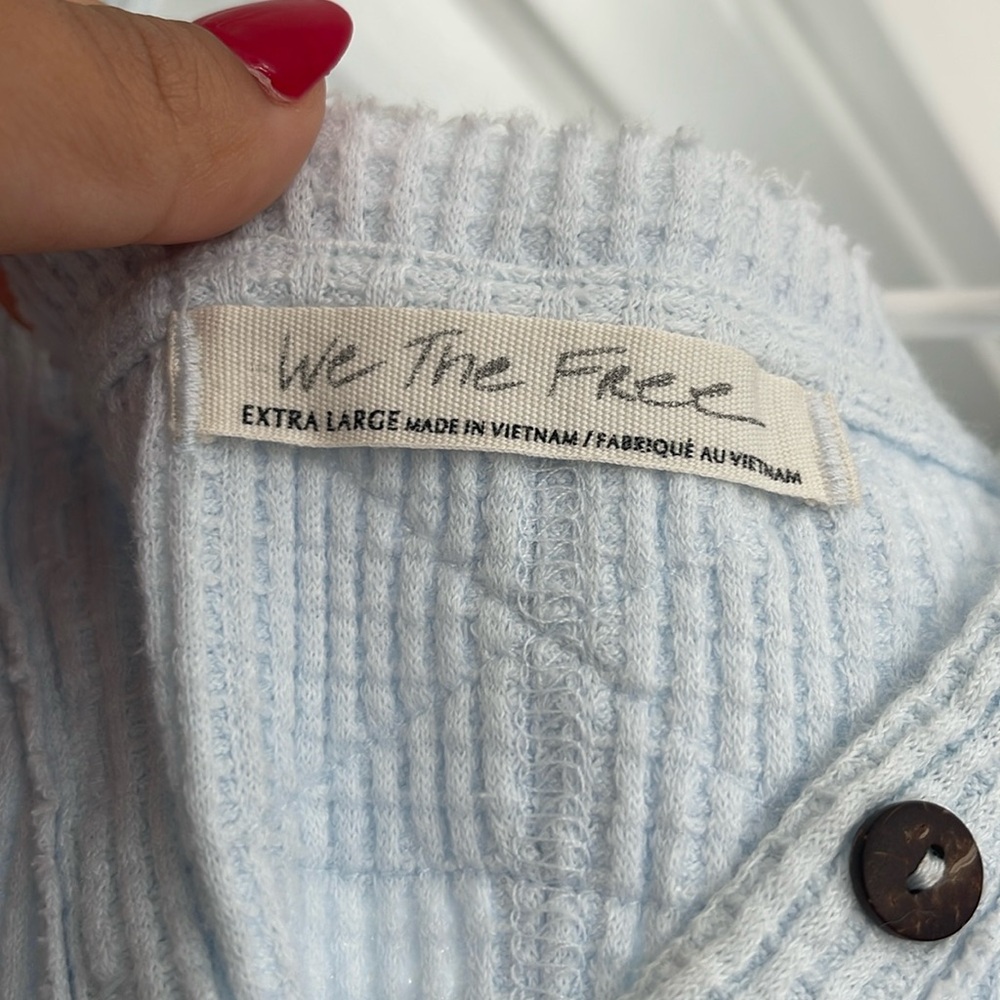 FREE PEOPLE oversized light blue long sleeve